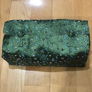 Green tissue box cover